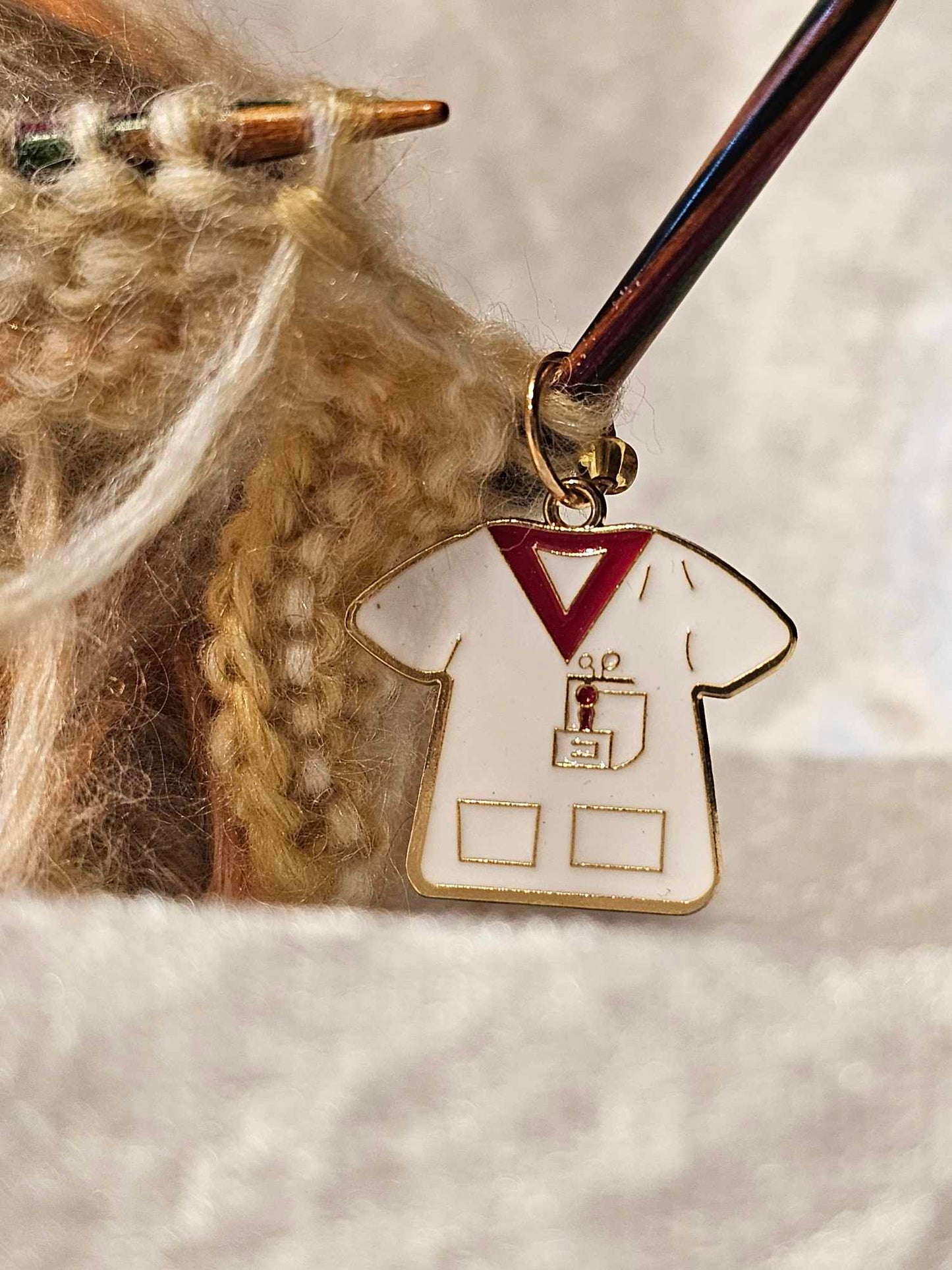 Arbeidsantrekk for helsevesnet maskemarkør