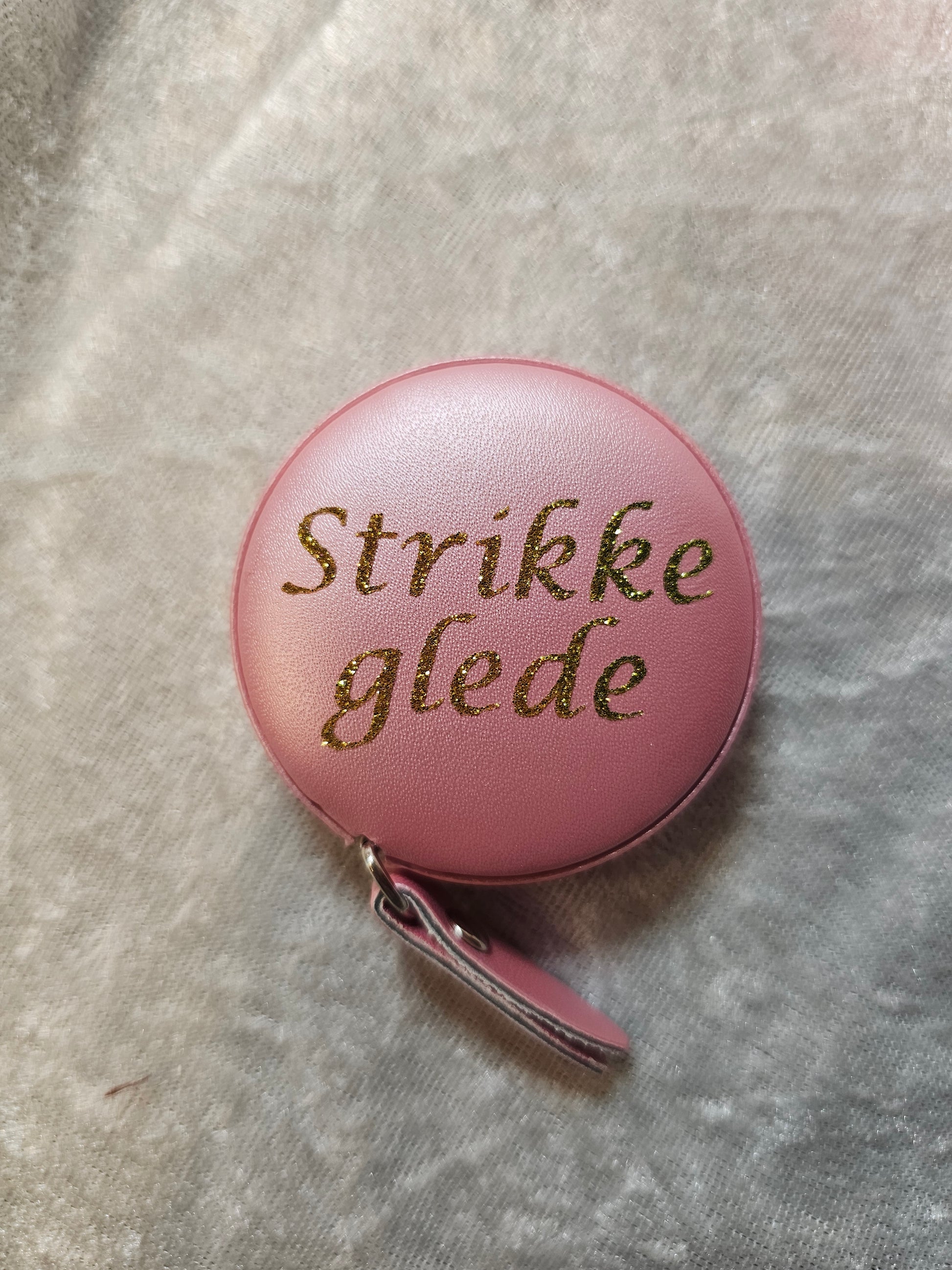 Strikke glede målebånd, 150 cm langt. Trykk på bildet for flere fargevalg 
