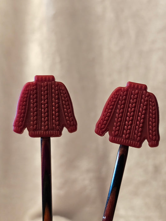 Strikka genser maskestopper